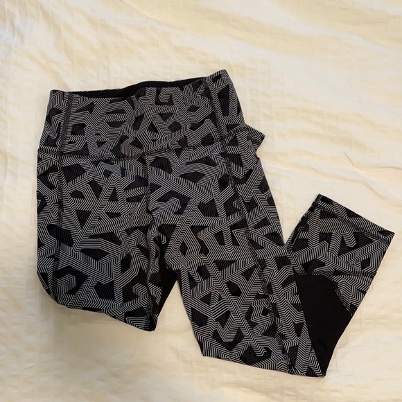 Lululemon Pace Rival HR Crop 22” - Picture 4 of 5